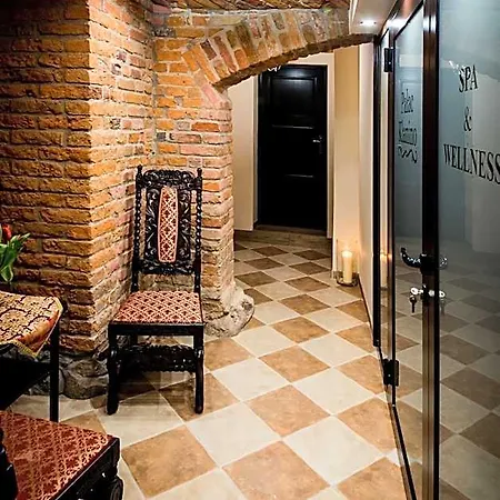 Palac Klanino Θέρετρο