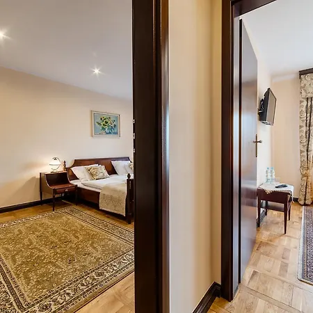 Pałac Kłanino 3*
