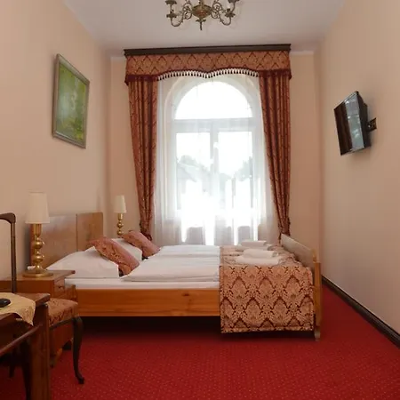 Pałac Kłanino 3*