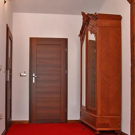 Palac Klanino Θέρετρο 3*