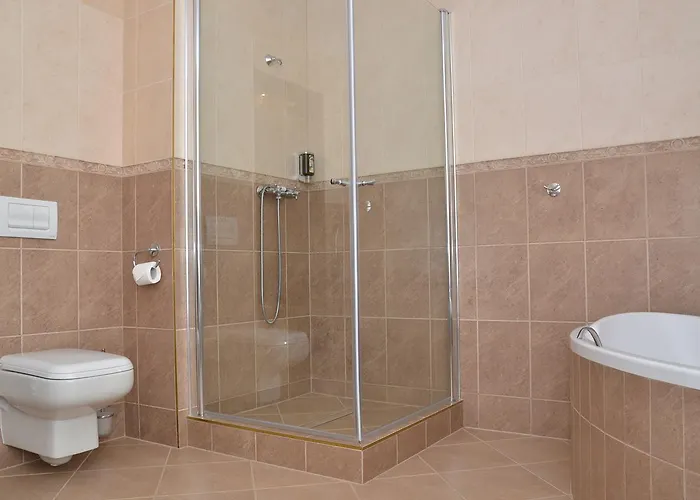 Palac Klanino منتجع