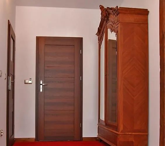 Palac Klanino منتجع 3*