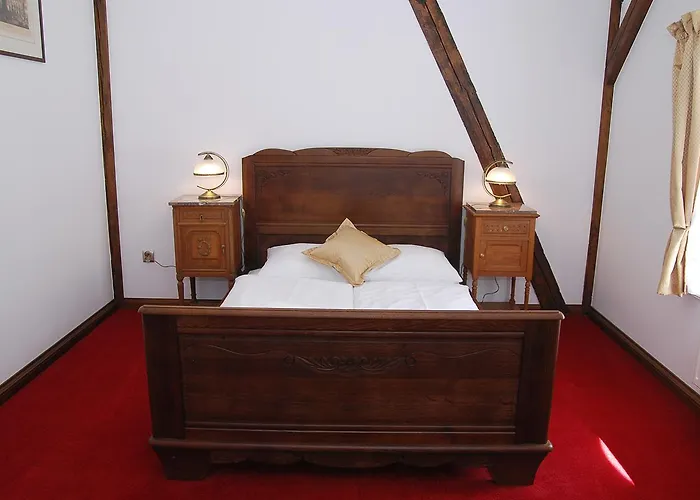 Palac Klanino منتجع